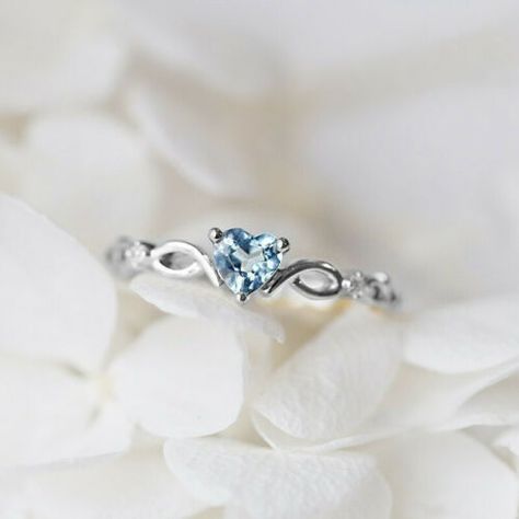 Blue Heart Ring, Cute Promise Rings, Promise Rings Simple, Princess Diamond Ring, Silver Promise Rings, Cute Engagement Rings, Heart Engagement Rings, Silver Heart Ring, Stylish Rings