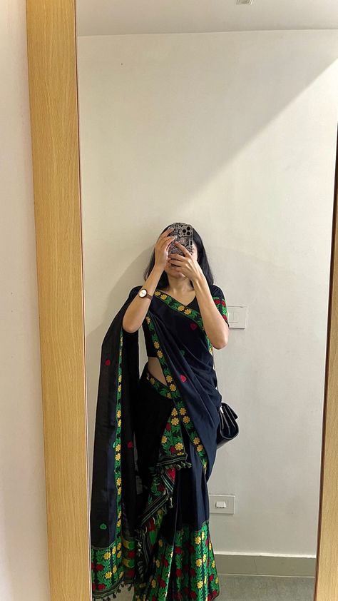 Sador Mekhela Photo Pose, Mekhela Chador Aesthetic, Assamese Saree, Assamese Aesthetic, Mekhla Sador, Mekhla Chadar, Sador Mekhela, Assamese Girl, Insta Girly