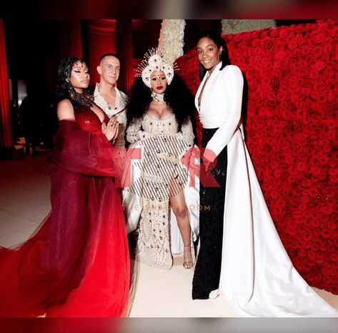 Cardi B And Nicki Minaj Together, Cardi B And Nicki Minaj, Southside Chicago, Bff Forever, Nicki Minaj Wallpaper, Plus Size Wedding Guest Dresses, Black Legends, Real Quick, Anime Dad