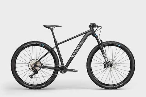 Young Hero versions and two aluminium framesets with sizes ranging from 2XS to XL Canyon Mtb, Canyon Bike, Best Mountain Bikes, Bike News, Commuter Bike, The Grand Canyon, Mtb Bike, Objects Design, Cross Country