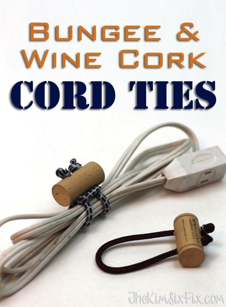 Bottle Projects, Cord Keeper, Wine Cork Projects, Wine Cork Diy, Cork Projects, Small Ideas, Extension Cords, Wine Bottle Corks, Cork Diy