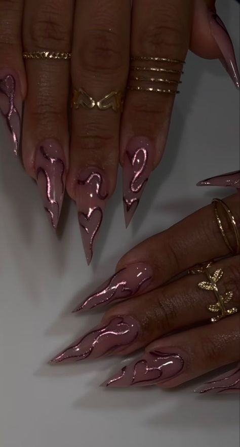 Long Almond Nails Designs Ideas, Stalitoes Nails Design, Nail Stiletto Design, Stelltos Nails Design, Stilettos Nails Designs, Gold Stilletos Nails, Stilleto Nail Ideas, Extra Long Almond Nails, Stilleto Nails 2024