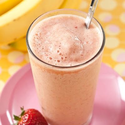 Strawberry Banana Orange Julius @keyingredient #honey Strawberry Banana Julius Recipe, Orange Julius Recipe Original, Orange Julius Smoothie, Orange Julius Recipe, Orange Smoothie Recipes, Smoothie Recipes Strawberry, Fruit Smoothie Recipes Healthy, Orange Julius, Orange Smoothie