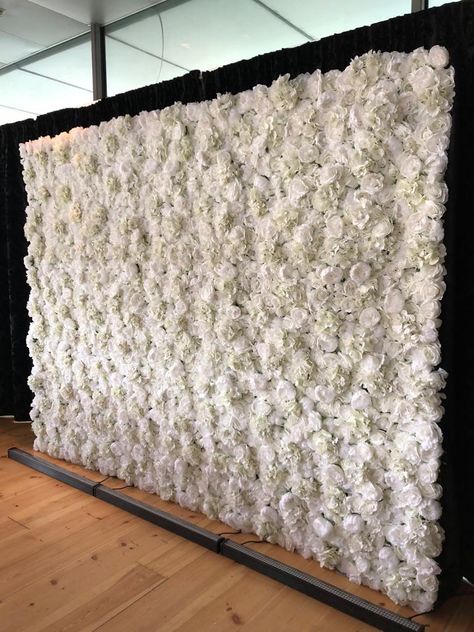 Ivory and white flower wall. White Flower Wall, Flower Walls, Flower Wall Backdrop, Women In Leadership, Wall Backdrops, Work Ideas, Green Flowers, White Flower, Flower Wall