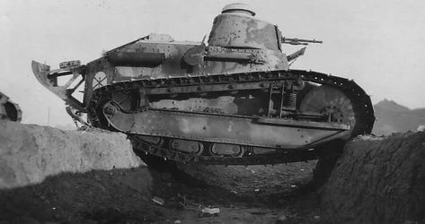 The French Renault FT light tank was among the most revolutionary and influential tank design in history. It was the first production tank to have its armament within a fully rotating turret. The Renault FT's configuration, crew compartment at the front (Driver, gunner), engine compartment at the back, and main armament in a revolving turret, became and remains the standard tank layout. Nearly 2800 were produced and delivered to the French army before the Armistice. Ww1 Tanks, Home Guard, Ww2 Tanks, German Tanks, Cool Tanks, French Army, New Tank, Tank Design, Tanks Military