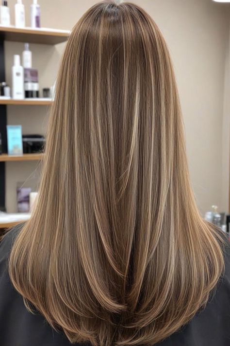 Mushroom Brown Beige Long Layers, Autumn Hair Colour Shades, fall hair color Soft Autumn Hair Color Brown, Autumn Bronde, Soft Autumn Blonde Hair, Sun Kissed Brown Hair, Hair Colour Shades, Honey Balayage, Buttery Blonde, Brown With Blonde Highlights, Beige Hair