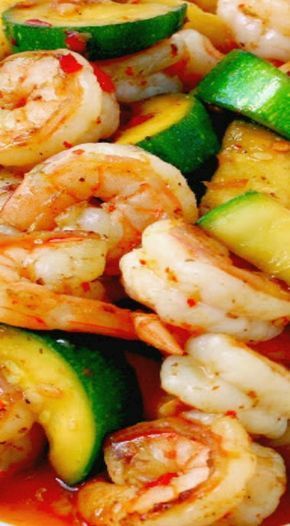 Seafood Entree, Shrimp And Zucchini, Mozzarella Sauce, Shrimp Meals, Zucchini Stir Fry, Chinese Seafood, Sweet Chili Shrimp, Sweet And Spicy Shrimp, Vegetarian Ideas