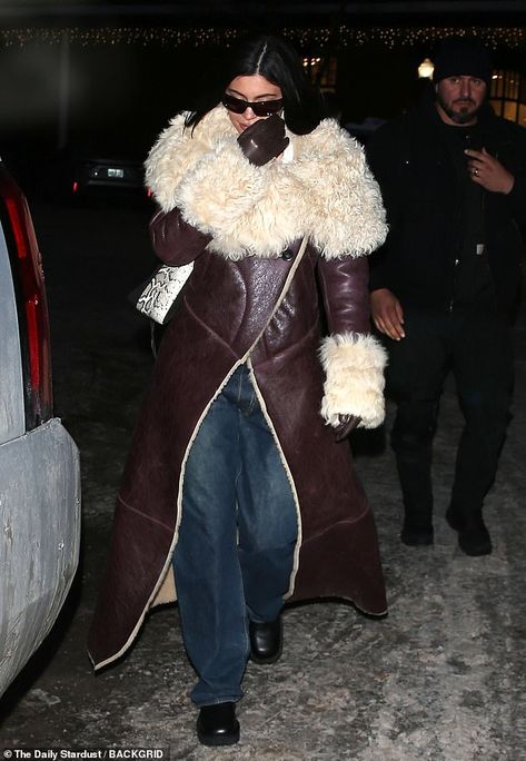 Kylie Jenenr, Sheep Skin Coat, Leather Coat Outfit, Kylie Jenner Style 2014, Wraparound Sunglasses, Fur Trench Coat, Kylie J, Trench Coat Outfit, Save Outfits