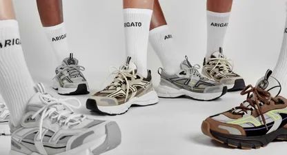 The best suede sneakers to invest in for year-round wear - OPUMO Magazine Axel Arigato Women Outfit, Alex Arigato, Footwear Ideas, Sorting Colors, Everyday Uniform, Sneaker Trend, Marathon Runner, Axel Arigato, Brand Shop