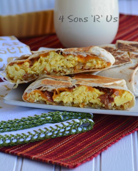 Copy Cat Taco Bell AM Crunchwrap Breakfast Crunch Wrap, Taco Bell Breakfast, Breakfast Crunchwrap, Crunchwrap Recipe, Taco Bell Copycat, Breakfast Burritos Frozen, Vegetarian Lasagna Recipe, Crunch Wrap, Mexican Breakfast Recipes