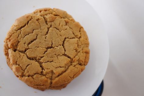 Bakery Style Peanut Butter Cookies, Peanut Butter Cookies Easy, 2 Ingredient Cookies, Nutella Muffin, Cookies Peanut Butter, Butter Cookies Easy, Soft Peanut Butter Cookies, Peanut Cookies, Chewy Peanut Butter Cookies