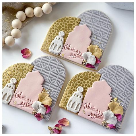 ✨🌙 Ramadan Favor Cookies 🌙✨ . . Wax Stamps @twinseal #ramadancookies #cookiefavors #ramadanfavors #cookiesofinstagram #ramadanwaxseal… | Instagram Ramadhan Cakes, Joy Craft, Eid Sweets, Favor Cookies, Wax Stamps, Cookie Favors, Fondant Cookies, Eid Al Fitr, Cookie Designs