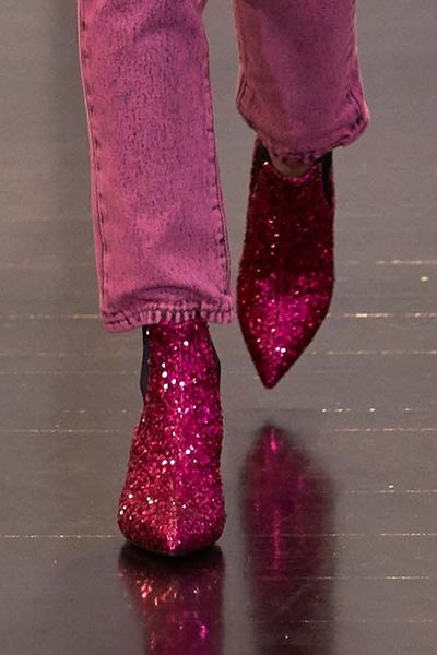 Botas Western, Catty Noir, Looks Street Style, Cat Walk, Mode Inspo, Mode Vintage, Pastel Goth, Mode Inspiration, Pink Glitter