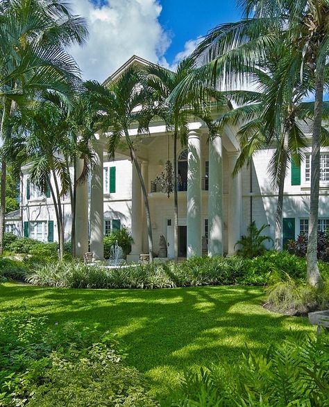 If this sprawling St. James, Barbados, villa looks familiar, perhaps you’ve seen it in the background of paparazzi shots of Tom Cruise, Rihanna, or Bruce Willis emerging from its walls. Rihanna Barbados House, Rihanna House, Rihanna Barbados, Paparazzi Shots, St James Barbados, Barbados Villas, Flamingo Wedding, Glamorous Lifestyle, Veranda Magazine