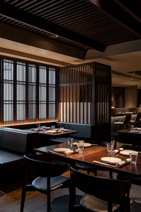 Japanese Fine Dining Restaurant, Seafood Restaurant Interior, Asian Restaurant Interior Design, Robata Grill, Sushi Bar Design, Japan Restaurant, Sushi Counter, Japanese Restaurant Interior, Japanese Restaurant Design