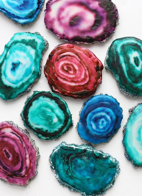 Agates Cookies! Step by Step instructions on how to make these beautiful cookies by Alana Jones Mann Geode Party, Rock Cookies, Crystal Cakes, Geode Cake, Candy Bark, Diy Cupcakes, Cake Flowers, Sugar Craft, Beautiful Cookies