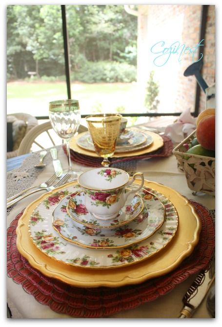 Old Country Roses Table Setting, Old Country Roses Tablescape, Tablescapes 2023, Old English Roses, Cozy English Cottage, Tea Table Settings, Vintage Table Setting, Victorian Manor, Vintage Tea Sets