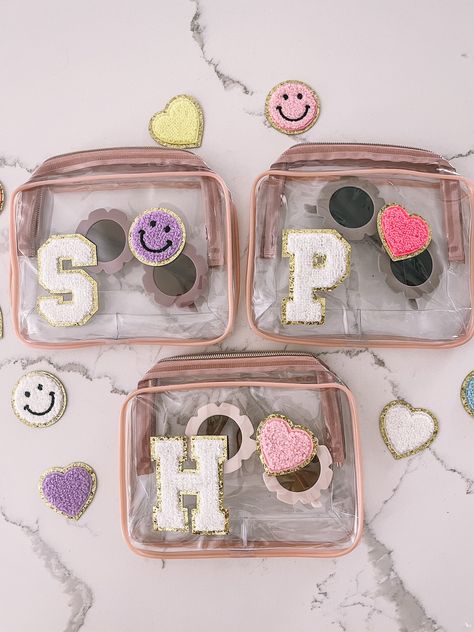 Stoney Clover Theme Party, Diy Stony Clover, Diy Stoney Clover Patches, Stoney Clover Lane Birthday Party, Diy Stoney Clover Bag, Stoney Clover Party Ideas, Stoney Clover Diy, Stoney Clover Ideas, Preppy Cricut Projects