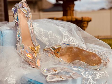 Wedding Shoes Glass Slipper, Real Glass Slippers Heels, Glass Wedding Shoes, Real Glass Slippers, Glass Slipper Cinderella Wedding Shoes, Glass Slippers Wedding Shoes, Clear Cinderella Heels, Glass Heels Cinderella, Glass Shoes High Heels