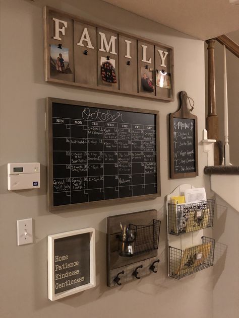 Organizational Wall Ideas, Entryway Command Center Ideas, Entryway Calendar Decor, Planning Wall Ideas, House Command Center, Small Built In Desk Ideas, Wall Organization Ideas, Quick Decorating Ideas Diy Home, Organization Board Wall Kitchen