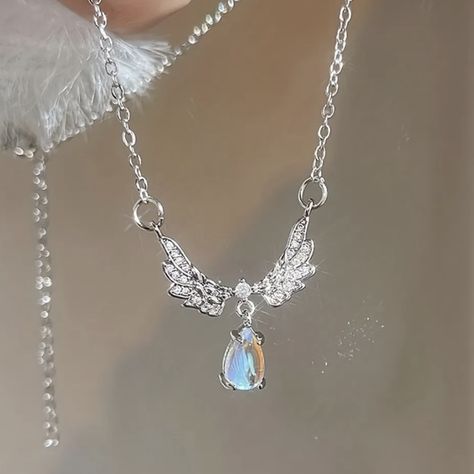 Nwt! Beautiful Silver Angel Wing Necklace With Crystal Angel Necklace Silver, Angelic Accessories, Angelic Necklace, Angel Wings Necklace, Silver Angel Wings, Current Obsession, Angel Wing Necklace, Angel Jewelry, Angel Necklace