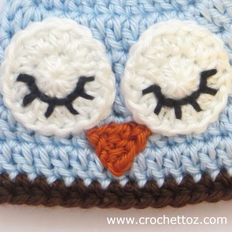 How to Crochet Owl Beak, Tiny Triangle, Super easy, takes one minute to make! Free written pattern instructions and video tutorial Crochet Animal Hats, Ideas For Crochet, Crochet Phone Cases, Round Crochet, Crochet Kids Hats, Crochet Eyes, Owl Hat, Owl Eyes, Crochet Owl