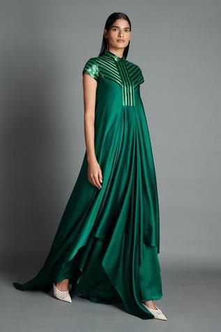 Shop for Amit Aggarwal Green Crinkled Chiffon Metallic Draped Dress for Women Online at Aza Fashions Amit Aggarwal Dresses, Amit Aggarwal Gowns, Drape Dresses Indo Western Gown, Drape Dresses Indo Western, Partywear Gowns Western, Partywear Gowns, Indowestern Dresses, Thesis Ideas, Amit Aggarwal