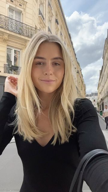 Blonde Haircut For Round Face, Shoulder Length Blonde Hair Layers, Blonde Medium Short Hair, Fine Blonde Haircut, Blonde Short Hair Straight, Layers For Fine Straight Hair, Medium Blonde Haircut, Fine Hair Layers Medium, Blonde Hair Cuts Long