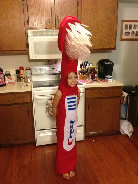 Toothbrush Costume, Fancy Dress Costumes Kids, Funny Costume, Clever Halloween Costumes, Diy Halloween Costumes For Kids, Homemade Halloween Costumes, Halloween Costumes Friends, Creative Costumes, Homemade Halloween