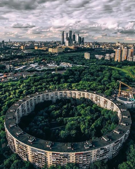 Bublik – Circular Apartment Building In Moscow Is The Pinnacle Of Brutalism Moscow Travel, Circular Buildings, Brutalism Architecture, Brutalist Architecture, Drone Photos, Film Set, City Buildings, Brutalism, Futuristic Architecture