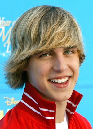 10 Young Male Star Hairstyles: Cody Linley Guys Straight Hair, Straight Hair Haircuts, Emo Haircut, Cody Linley, Straight Thick Hair, Shag Hairstyle, Emo Haircuts, Straight Hairstyle, Hairstyle For Men