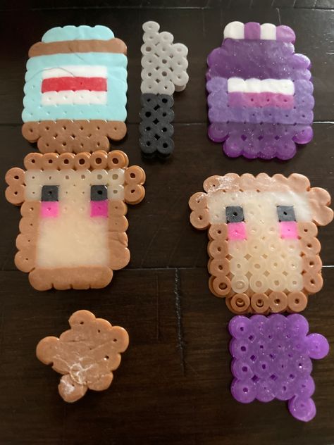 Peanut Butter And Jelly Perler Beads, Iron Bead Art, Hama Beads Halloween, Pb And J, Melt Beads, Melty Bead Designs, Melt Beads Patterns, Hamma Beads Ideas, Easy Perler Bead Patterns