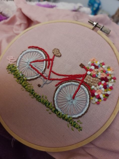 Cycle Embroidery Design, Bicycle Embroidery, Embroidery Designs Baby, Origami Crafts Diy, Embroidered Pillowcases, Hand Embroidery Art, Shirt Embroidery, Origami Crafts, Embroidery Pattern