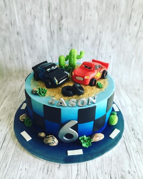 Mc Queen & Jackson Storm Storm Cake, Cars Cake Design, Button Cake, Mcqueen Cake, Jackson Storm, Cars Birthday Cake, Disney Cars Birthday, Cars Birthday Party Disney, Car Birthday Theme