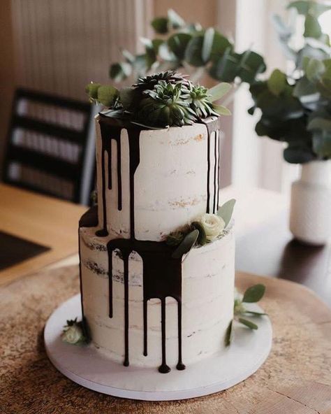 Black Wedding Cupcakes Ideas, One Tier Black Wedding Cake, Black Simple Wedding Cake, Black Wedding Cake With Greenery, Green Black And White Wedding Cake, Wedding Cakes With Black Accents, Gothic Drip Cake, Black Themed Wedding Cake, Drip Wedding Cake Ideas