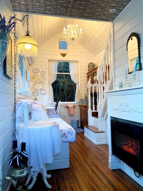 victorian cottage tiny house Tiny House Daybed, Tiny House Pink, Victorian Tiny House Interior, Cottage Core Tiny House, Tiny Victorian House, Tiny House Ladder, Vintage Tiny House, Tiny Cottage Interior, Modern Tiny House Design