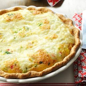 Turkey Swiss Quiche. Yummy So good. Try subbing ham and a little dry mustard for the turkey & oregano. Turkey Quiche, Swiss Quiche, Thanksgiving Brunch, Quiche Recipe, Grandmas Recipes, Christmas Brunch, Quiche Recipes, Cooking Turkey, Leftovers Recipes