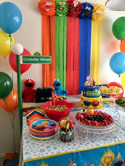 Elmo Themed Birthday Party Decorations, Simple Sesame Street Birthday Party, Elmo Birthday Party Boy 1st Decorations, Sesame Street Birthday Decorations Diy, Seaseme Street 1st Birthday Party, Sesame Street Birthday Smash Cake, Elmo First Birthday Party, Sesame Street Second Birthday Boy, Elmo’s First Birthday