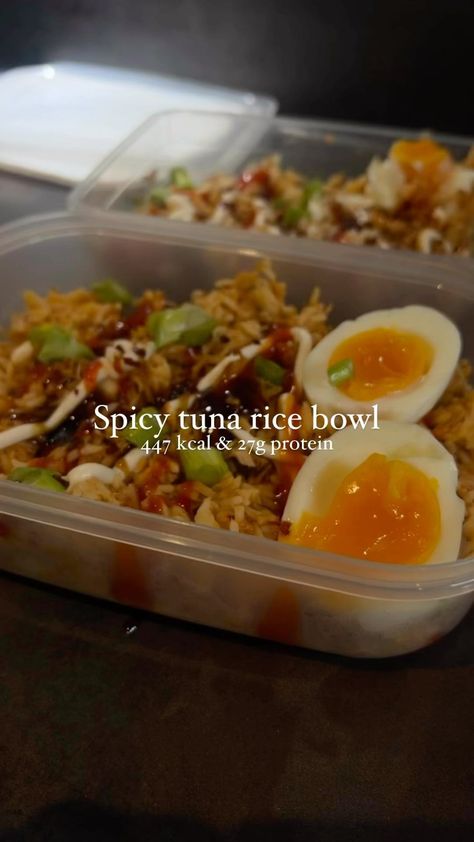 Spicy tuna rice bowl It’s one of the EASIEST meal prep options I make as it genuinely takes the same length of time to boil an egg So 6… | Instagram Spicy Tuna Rice Bowl, Spicy Tuna Bowl, Tuna Rice Bowl, Easiest Meal Prep, Tuna Lunch, Tuna Bowl, Tuna Rice, Protein Ingredients, Tuna And Egg