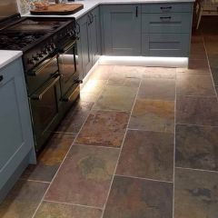 Natural Stone Kitchen Floor, Stone Kitchen Floor, Slate Floor Kitchen, Mexican Tile Floor, Black Slate Tiles, Kitchen Floor Tiles, Slate Kitchen, Small Mudroom Ideas, Slate Tiles