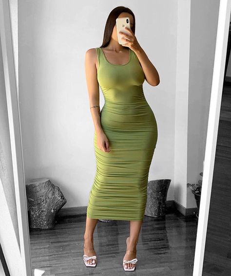 Olive Green Midi Dress, Purple Prom Dress, Backless Wedding, Flattering Dress, Mens Fashion Casual Outfits, Flattering Dresses, Future Fashion, Green Midi Dress, Dressy Outfits