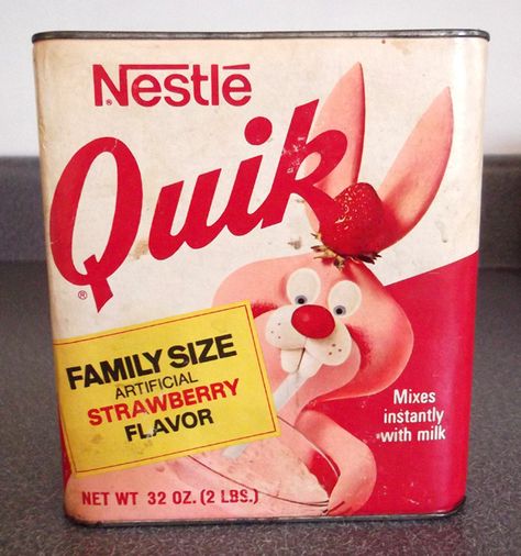 Nestle Strawberry Quik - Cam, I have NO idea how you choked down so many gallons of this stuff! I just never acquired the taste. Fast Food Characters, Peanut Butter Pop Tarts, Strawberry Nesquik, Snack Product, Nestle Quik, 70s Food, Mints Candy, Popcorn Ice Cream, Vintage Food Labels