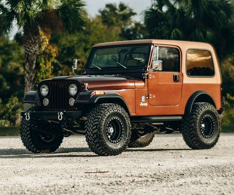 Vintage Suv Cars, Brown Jeep Wrangler, Brown Jeep, Jeep Ika, Jeep Wranger, Cj7 Jeep, Cj Jeep, Jeep Camping, Classic Jeeps