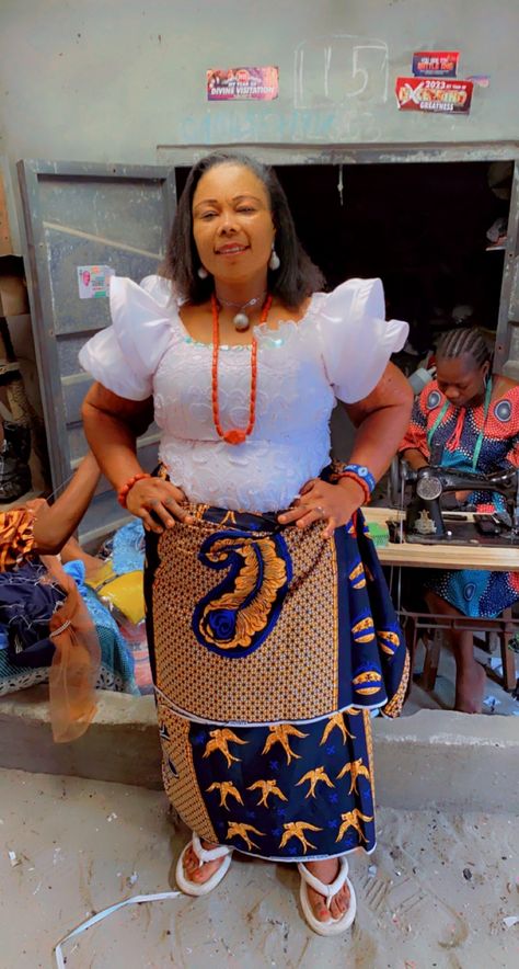 Igbo Blouse Styles, Lace Combination Styles, Igbo Blouse, Madam Blouse, Latest Igbo Blouses For Wrapper, Igbo Blouse Styles For Wrapper, Madam Blouse Lace For Wrapper, Face Makeup Tutorial Video, Aso Ebi Lace