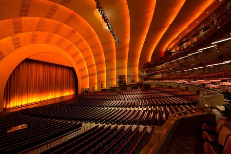 Radio City Music Hall: 9 Spectacular Facts About You Didn’t Know | Architectural Digest Art Deco Theater, Malibu Beach House, Christmas Spectacular, Iconic Architecture, Opera Ballet, Maximalist Home, City Block, Radio City Music Hall, Radio City