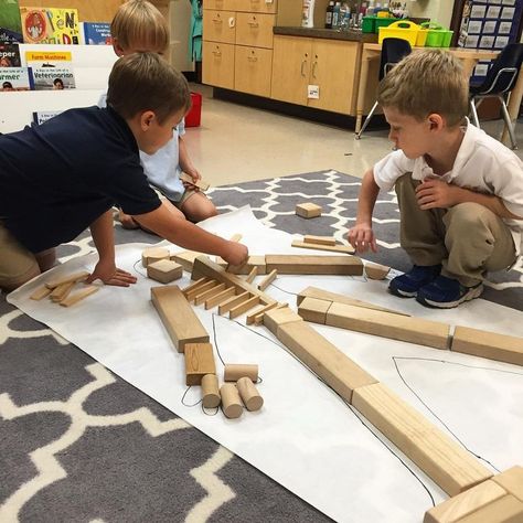 My students wondered how our skeleton was made and how it worked. To help them discover the answer, we traced our friends and used building blocks to represent our bones. The kids used my x-rays, books, and posters to help them make accurate representations of their skeletal systems. Body Preschool, Human Body Activities, People Who Help Us, All About Me Preschool, Human Body Unit, Body Study, Block Area, Human Body Systems, X Rays