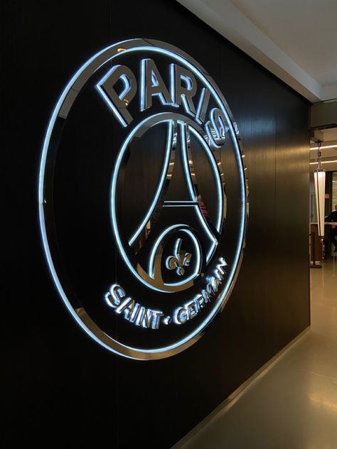 Paris Saint Germain Aesthetic, Tracksuit Aesthetic, Psg Logo, Soccer Pictures, Paris Saint, Paris Saint-germain, Saint Germain, Football Soccer, My Heart