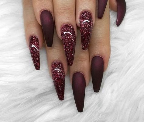 Maroon And Rose Gold Nails, Glitter Nail Designs, Glitter Nails Acrylic, Maroon Nails, Pretty Nail Designs, Shiny Nails, Burgundy Nails, Metallic Nails, Nail Designs Glitter