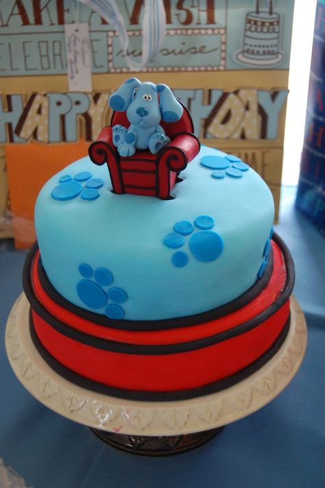 Super cute Blue's Clues birthday cake! Blues Clues Birthday Cake, Blues Clues Cake, Nineteenth Birthday, Birthday Cake Image, Blues Clues Birthday, Blue Clues, Blue's Clues Birthday Party, Cake Pic, Birthday Cake Images