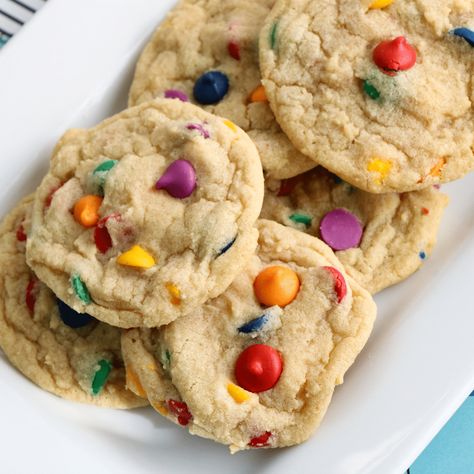 Rainbow Chip Cookies are soft and rich cookies are that easy to make and fun to eat. Cookies always taste better when they look pretty. Rainbow Chip Cookies, Betty Crocker Cookie Mix, Rainbow Baking, Fun Dessert, Eat Cookies, Birthday Desserts, Cookie Calories, Chips Recipe, Baked Chips